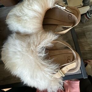Ugh sheepskin holly thong sandal